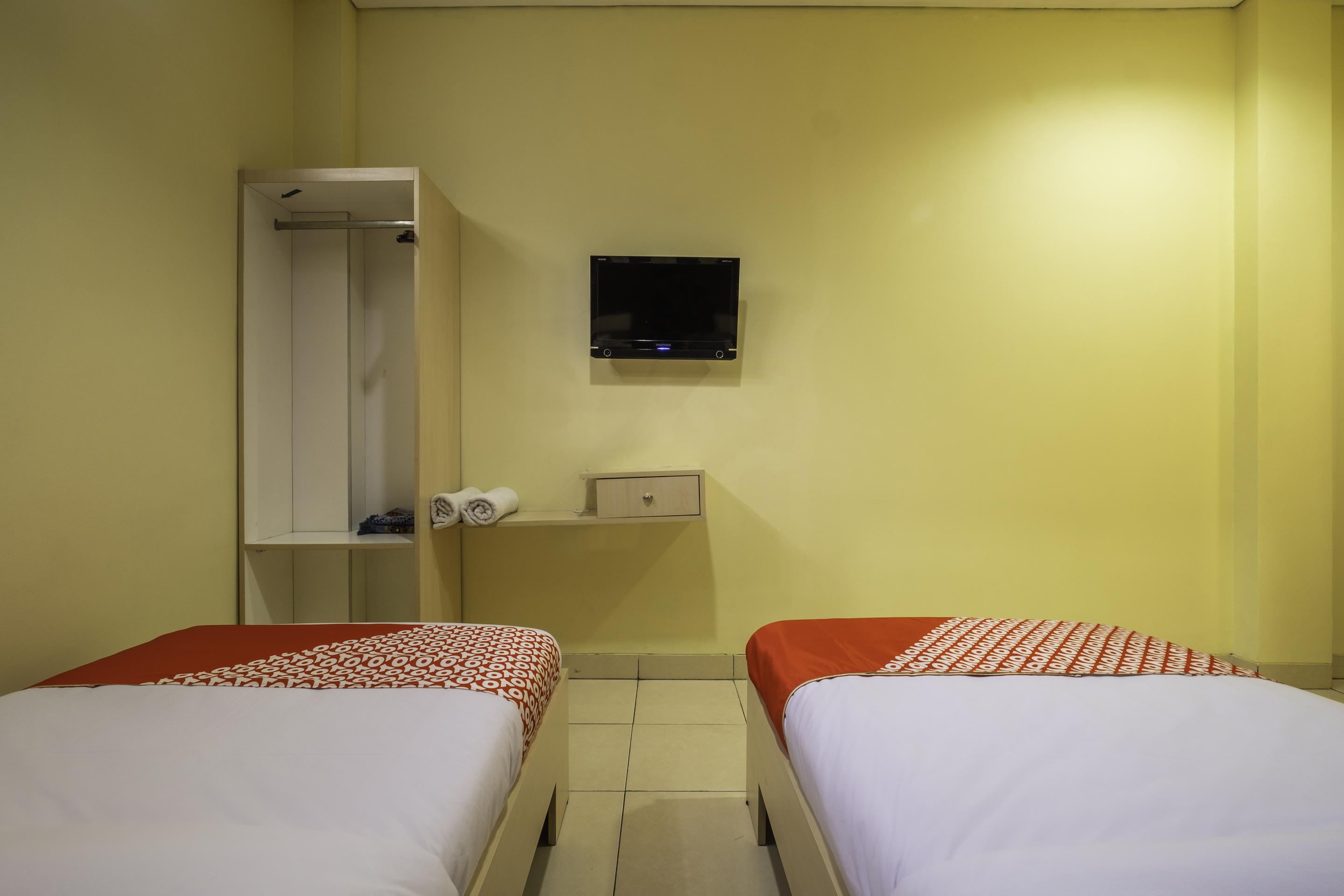 Oyo 2947 Cluster Harris Home Stay & Kos Cimindi Buitenkant foto