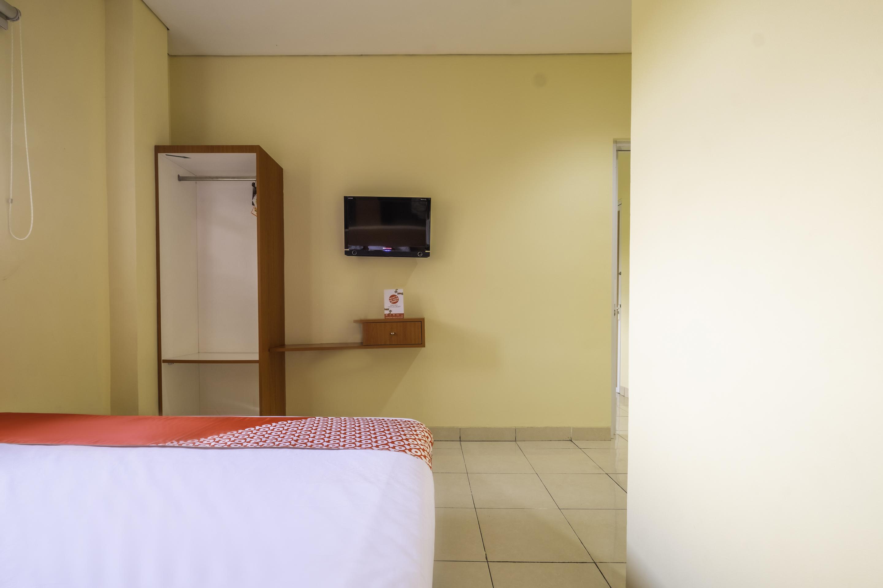 Oyo 2947 Cluster Harris Home Stay & Kos Cimindi Buitenkant foto
